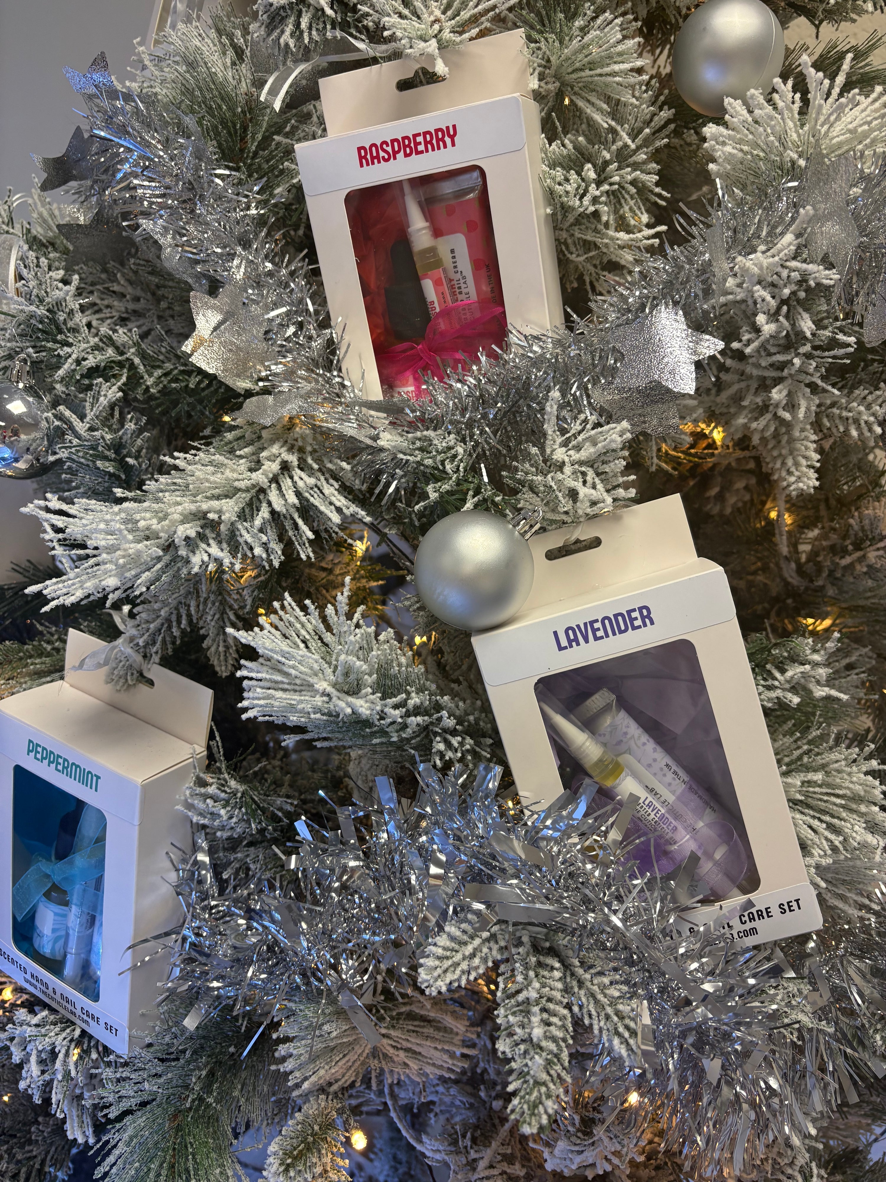 Scented Hand & Nail Care Gift Set